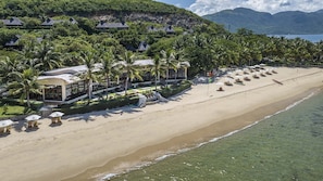 3 restaurants, breakfast served - Hon Tam Resort (Nha Trang)