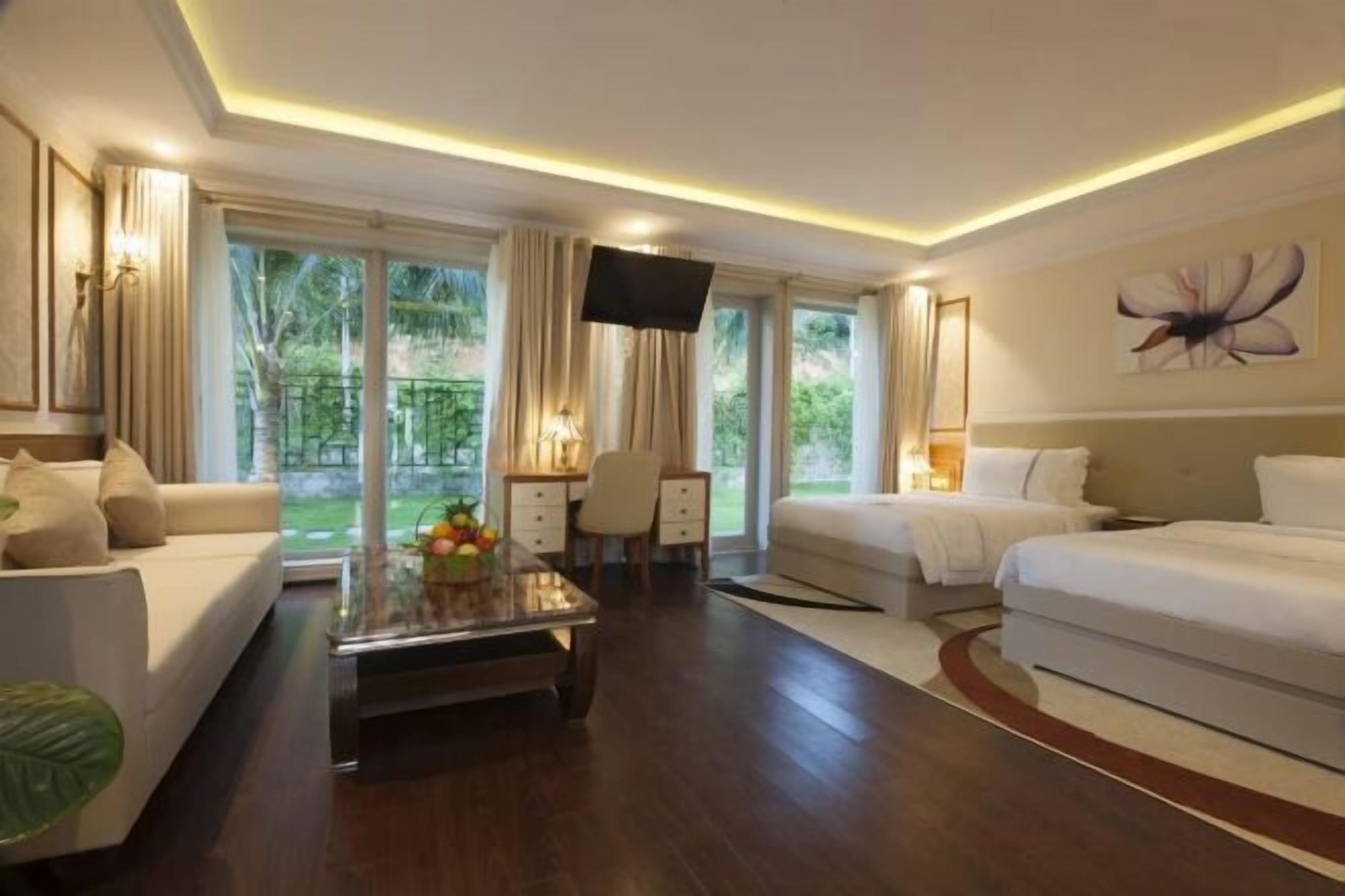 Premium bedding, minibar, in-room safe, desk