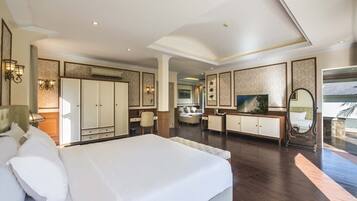 Villa 3-bedroom | Premium bedding, minibar, in-room safe, desk