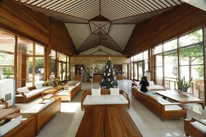 Lobby sitting area - Hon Tam Resort (Nha Trang)