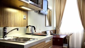 茶具/咖啡用具、冰箱、微波炉、电热水壶