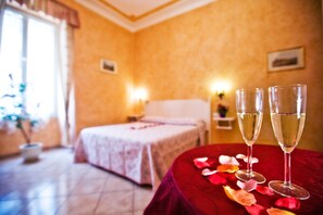Double Room | In-room safe, desk, laptop workspace, iron/ironing board - Affittacamere Guest House Glatimia (Rome)
