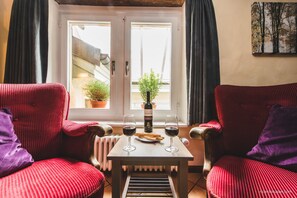 Double Room | Individually decorated, individually furnished, soundproofing, free WiFi - Aux chambres du Banneret (Neuchatel)