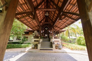 Property entrance - Khaolak Bhandari Resort & Spa (Takua Pa)