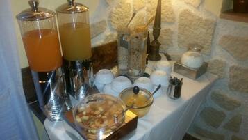 Desayuno bufé gratuito y diario