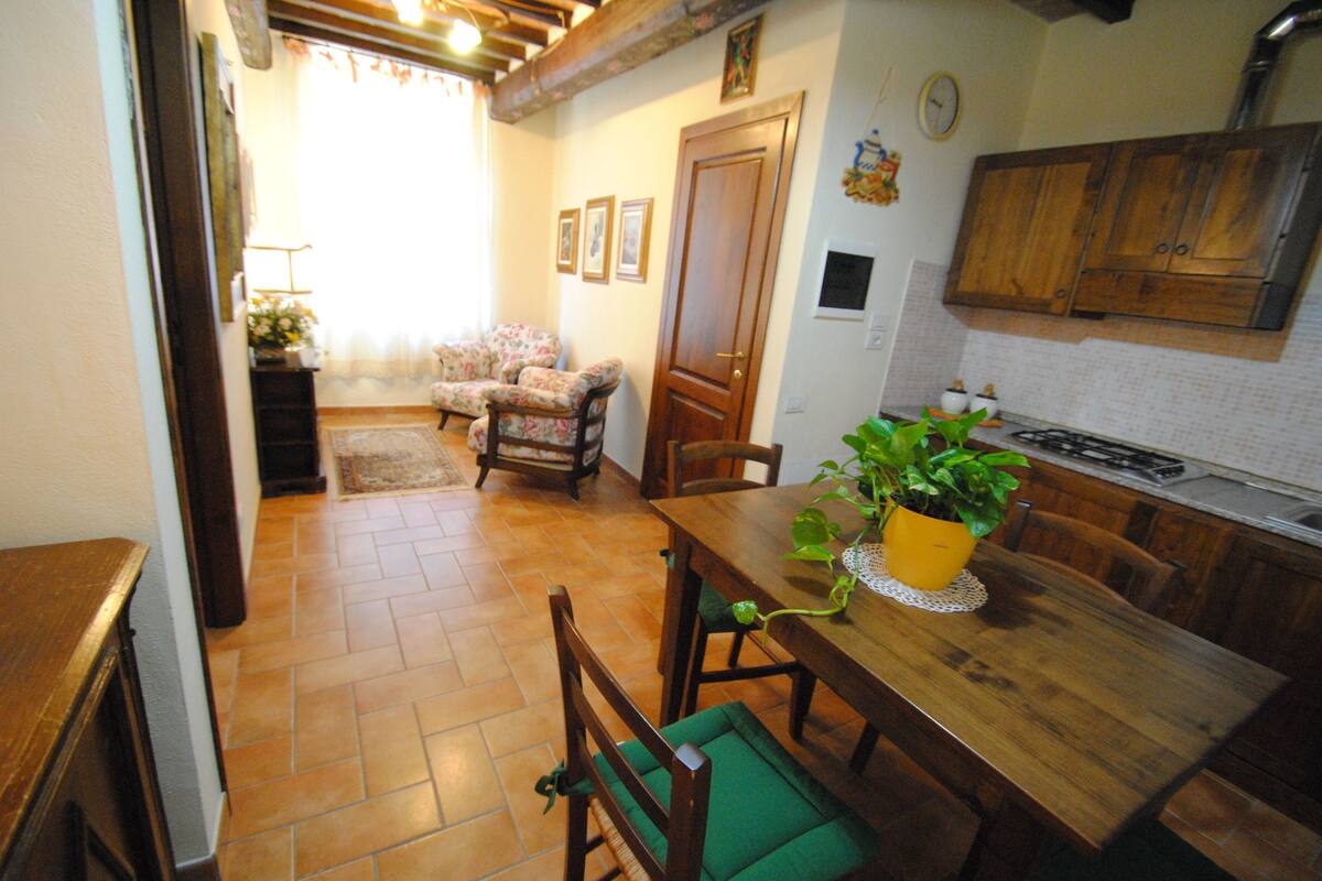 family apartment, kitchen | private kitchenette | microwave, oven, stovetop, toaster