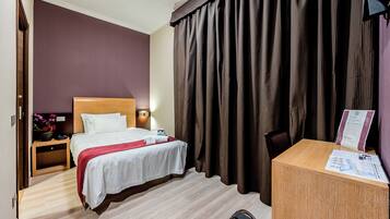 Enkeltrom – superior | Italienske Frette-laken, minibar, safe på rommet og skrivebord