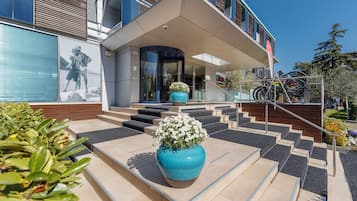 숙박 시설 입구