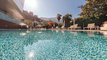 Piscina all'aperto
