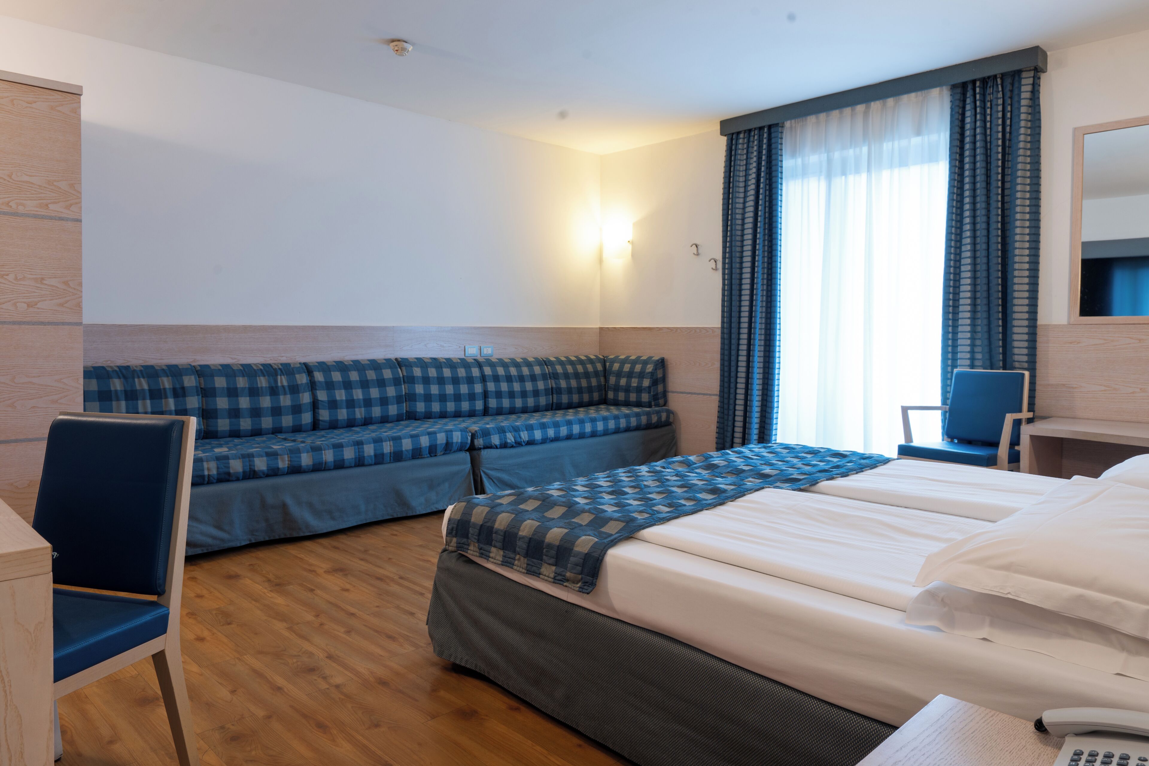 Junior Studio Suite (Plus) | Minibar, in-room safe, blackout drapes, free WiFi