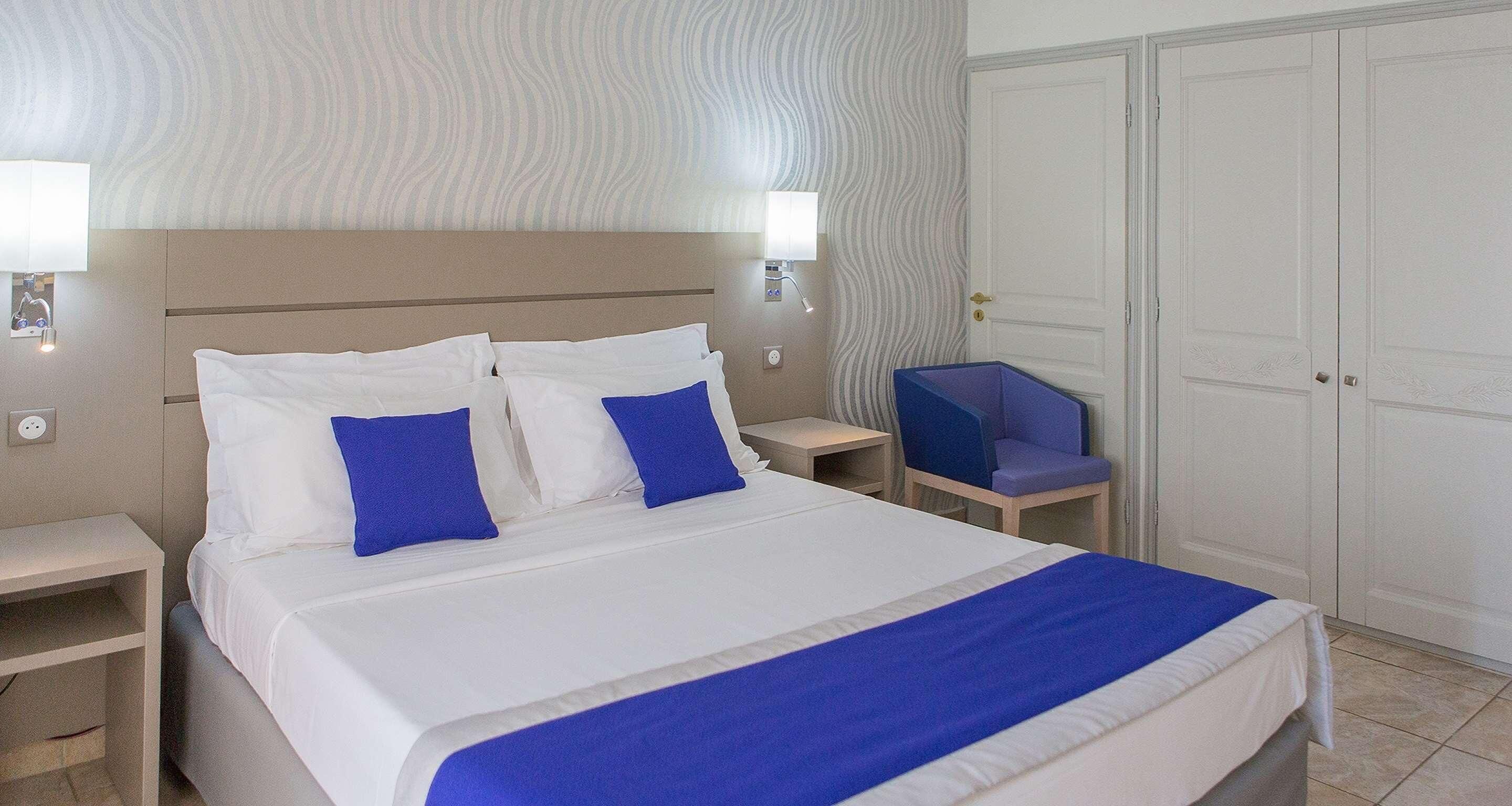 Minibar, in-room safe, desk, soundproofing