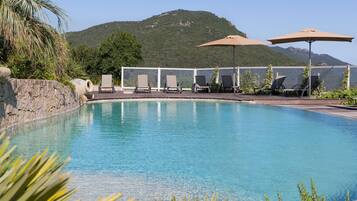 Alberca al aire libre por temporada