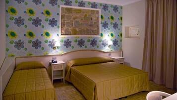 Minibar, Schreibtisch, schallisolierte Zimmer, kostenloses WLAN