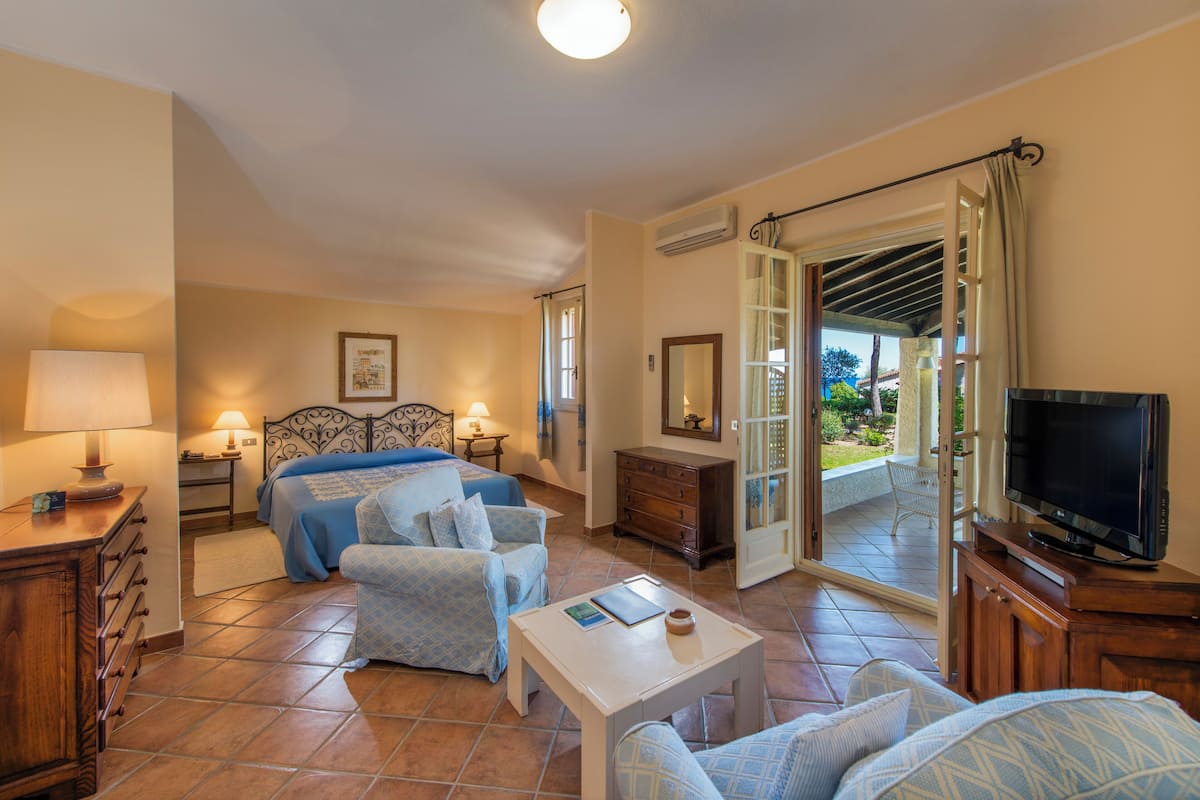Villa Omega | Minibar, caja fuerte, ropa de cama