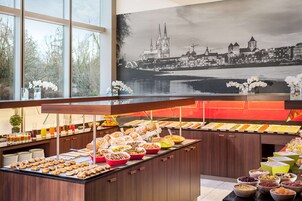 Daily buffet breakfast for a fee
