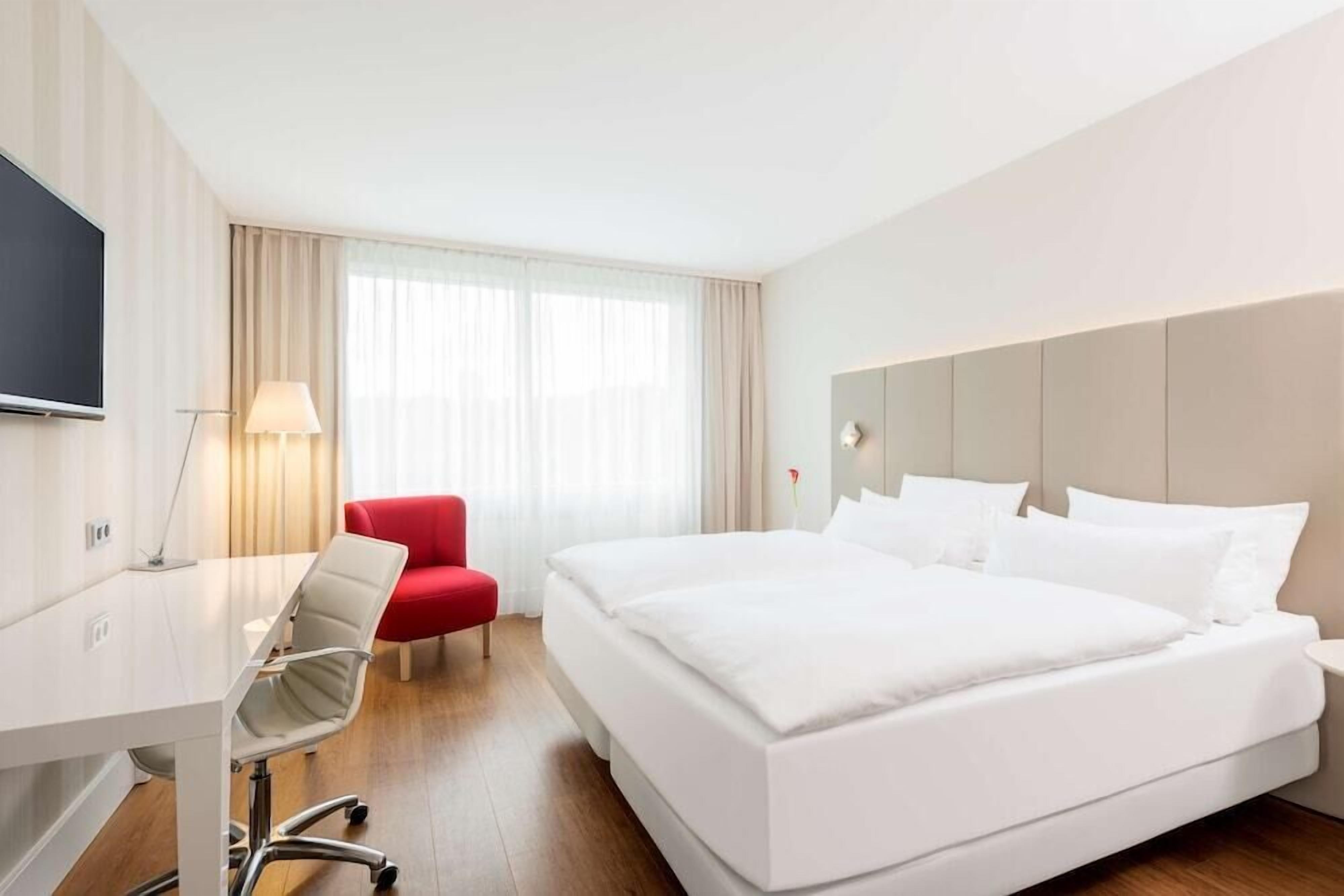 Pillowtop beds, minibar, in-room safe, desk