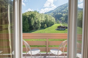 Superior Familienzimmer | Balcony - Hotel Berghof Amaranth (Wilderswil)