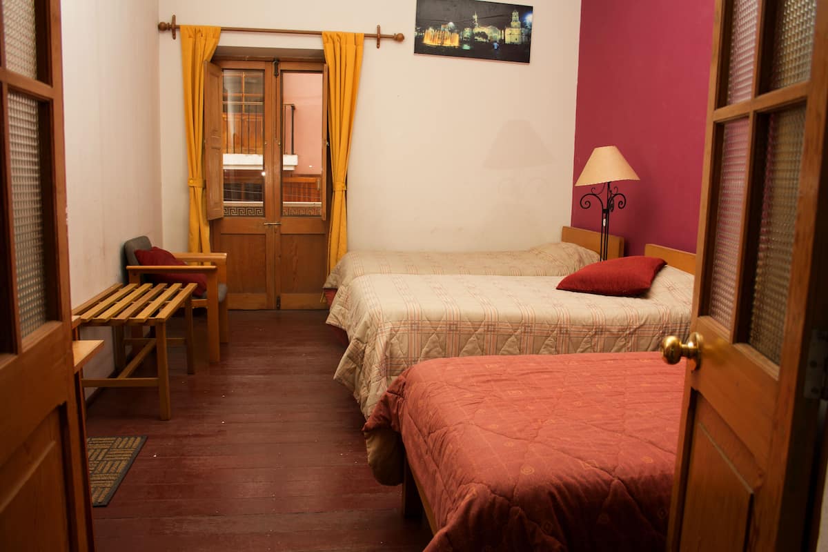 triple room | 1 bedroom, individually furnished, blackout curtains, free wifi