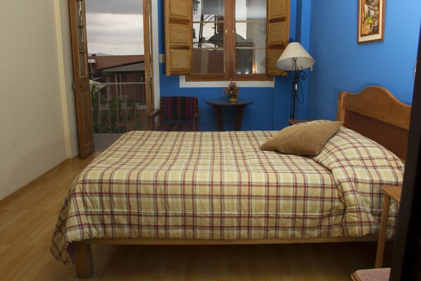 Individually furnished, blackout curtains, free WiFi, bed sheets