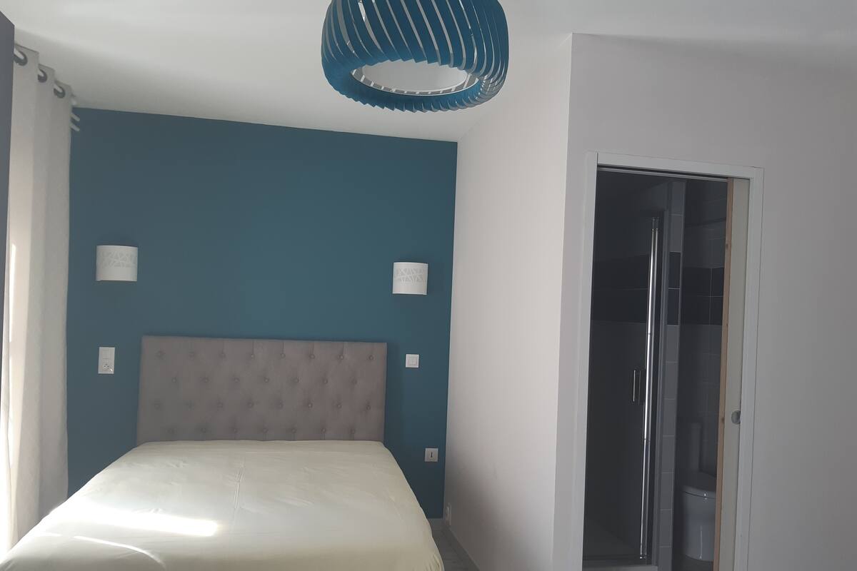 Family Room | Premium bedding, in-room safe, desk, free wired internet