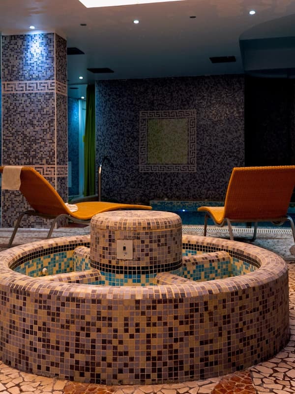 Sauna, tab panas, mandi tangas / hammam, aromaterapi, balut badan