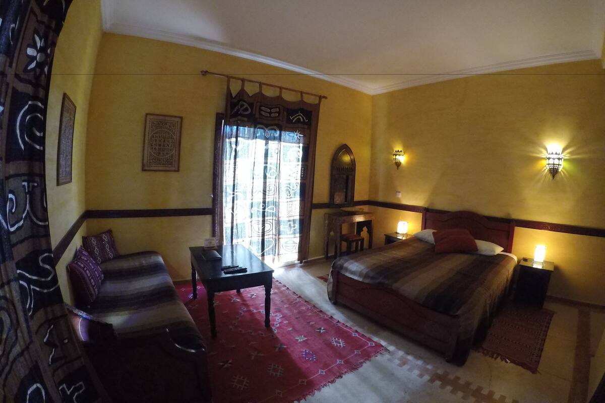 Triple Room | In-room safe, rollaway beds (surcharge), WiFi (free)