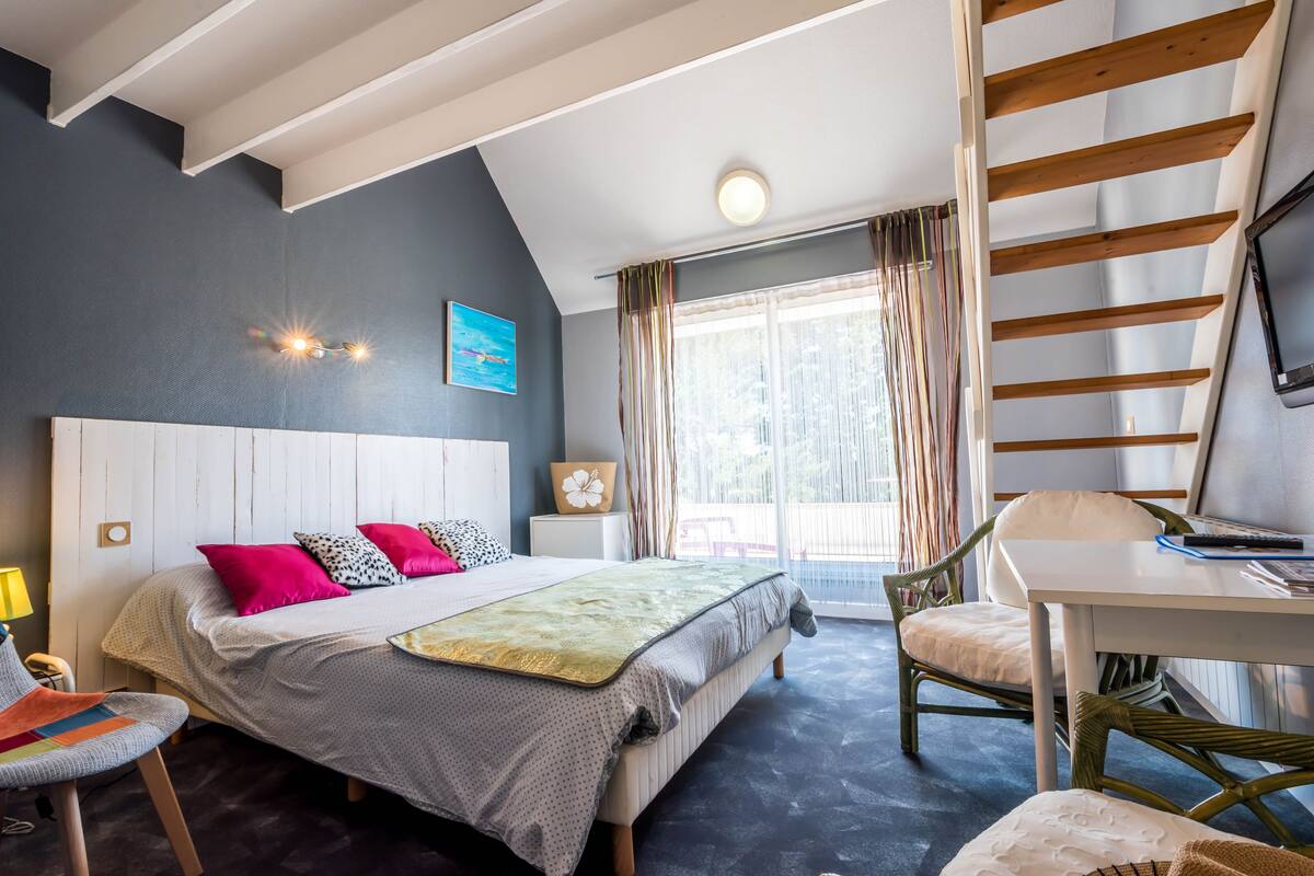 Soundproofing, free cots/infant beds, free WiFi, individually decorated