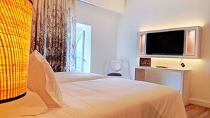 Deluxe Twin Room, 2 Single Beds, Non Smoking, Private Bathroom