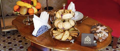 Repas dans la chambre