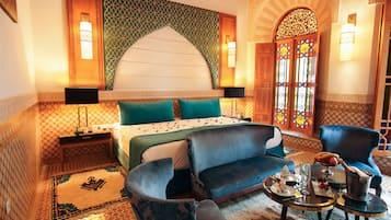 Suite Presidensial | 1 kamar tidur, seprai premium, bantalan ekstra lembut, dan minibar