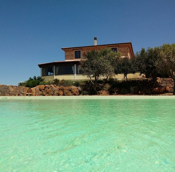 Piscina externa sazonal