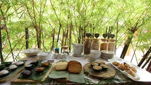 Breakfast, lunch and dinner served - Pandora Lifestyle Hotel (Koh Samui)