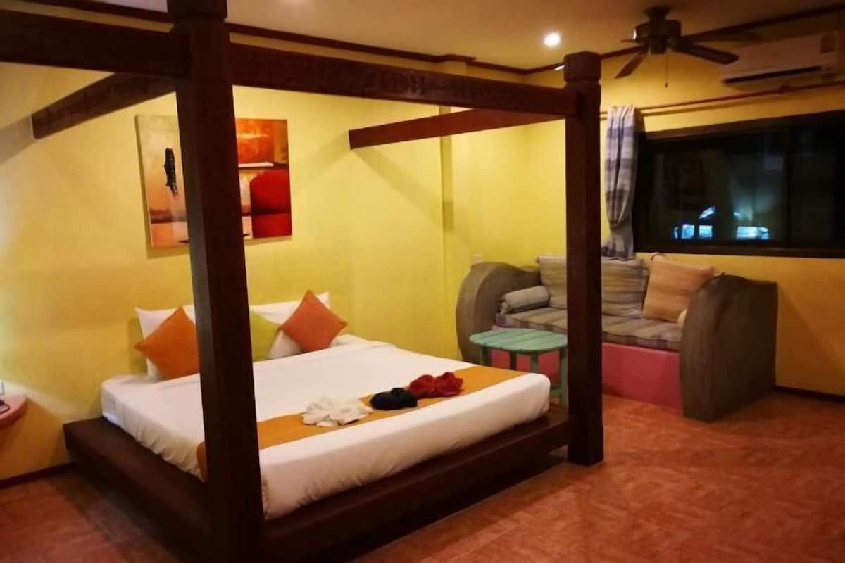 Minibar, in-room safe, desk, blackout curtains