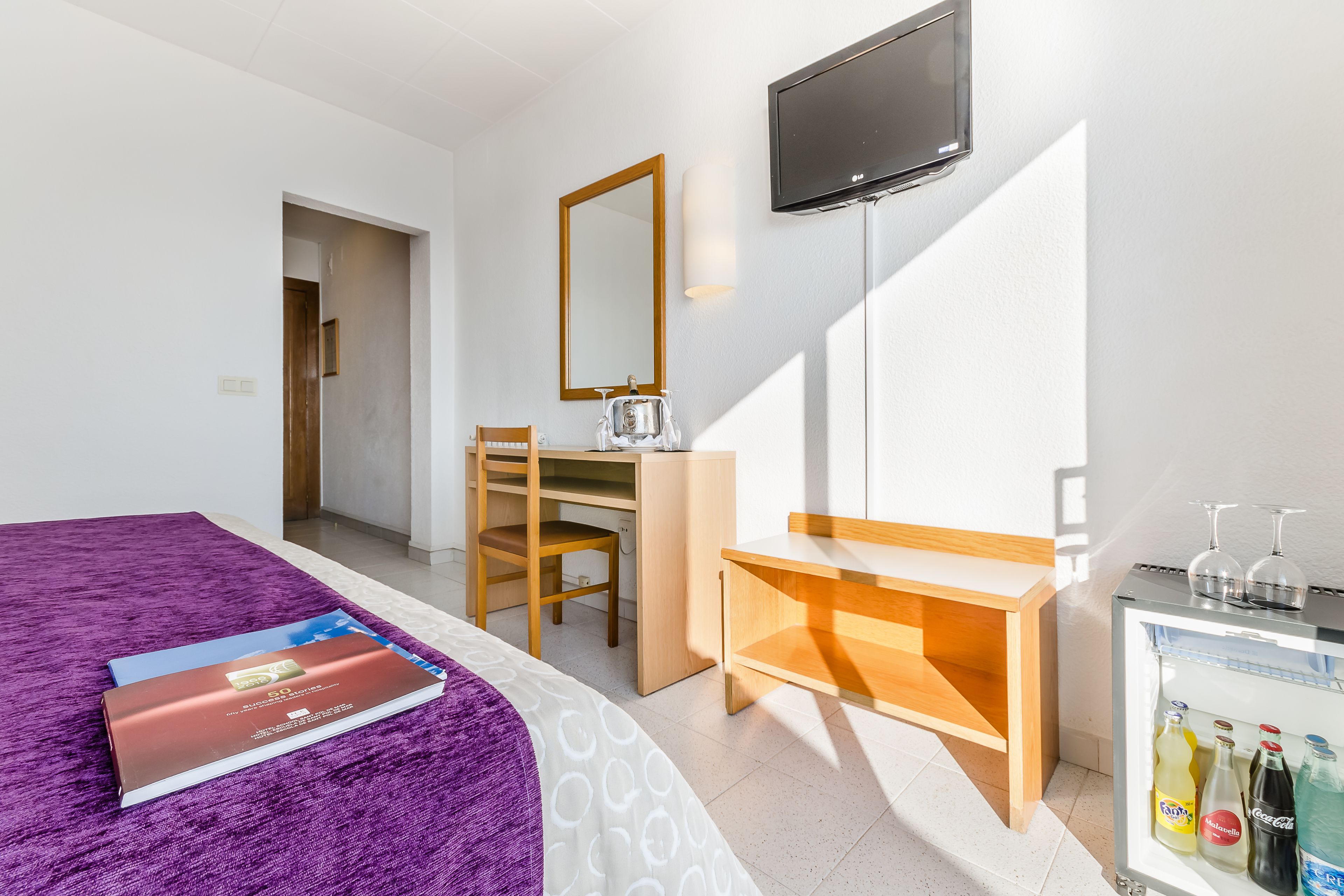 superior double room, sea view | in-room safe, free wifi, bed sheets