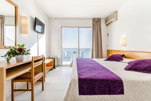 Superior Double Room, Sea View | In-room safe, free WiFi, bed sheets - Hotel Gran Sol (Sant Pol De Mar)
