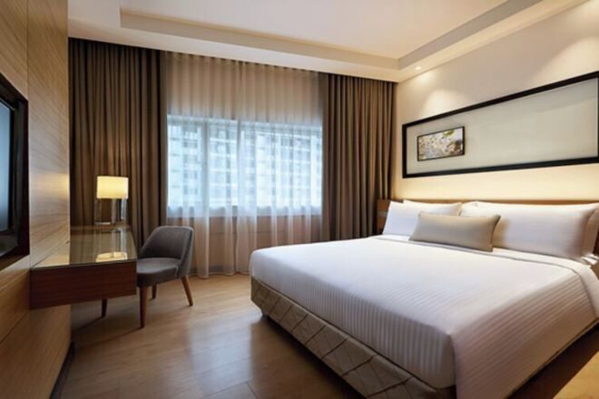 Minibar, in-room safe, desk, iron/ironing board