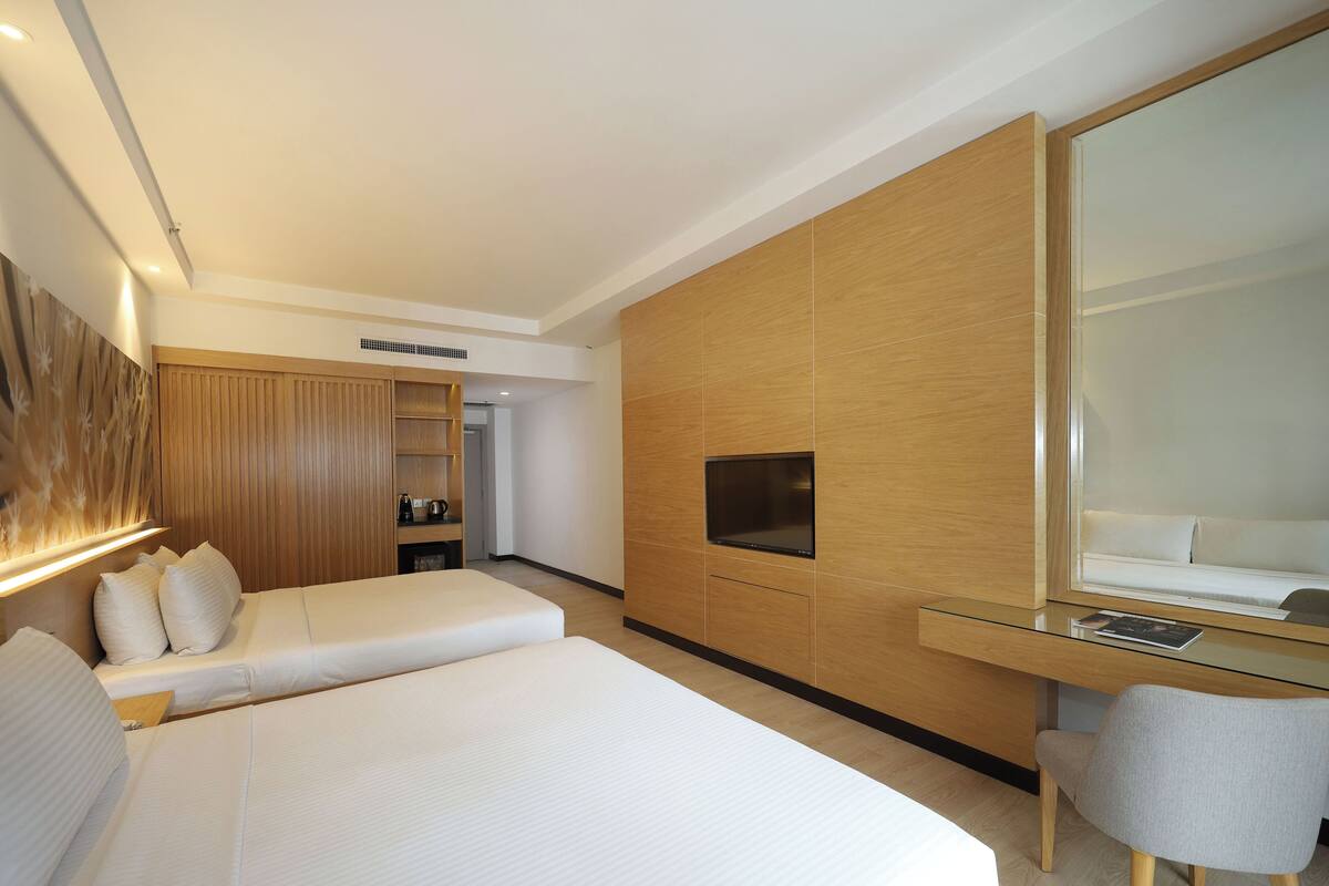 In-room safe, desk, iron/ironing board, WiFi (free)
