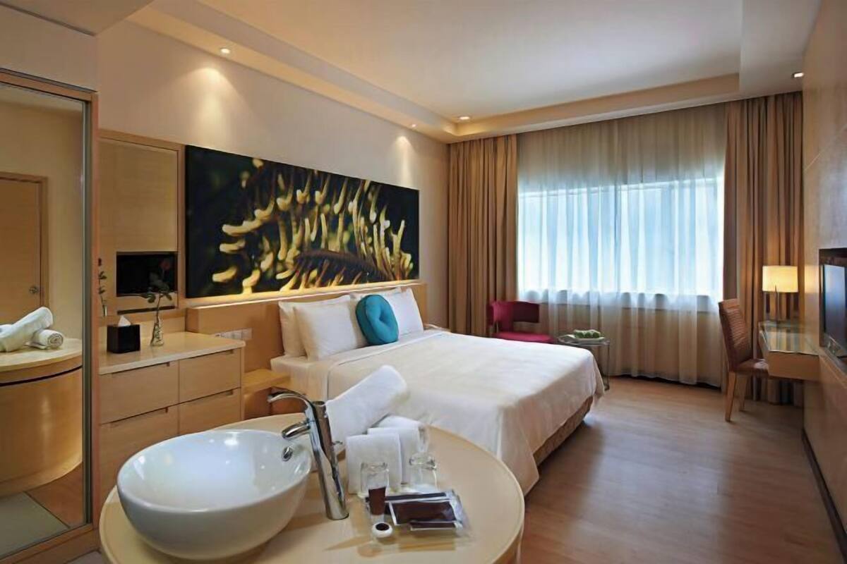 In-room safe, desk, iron/ironing board, WiFi (free)