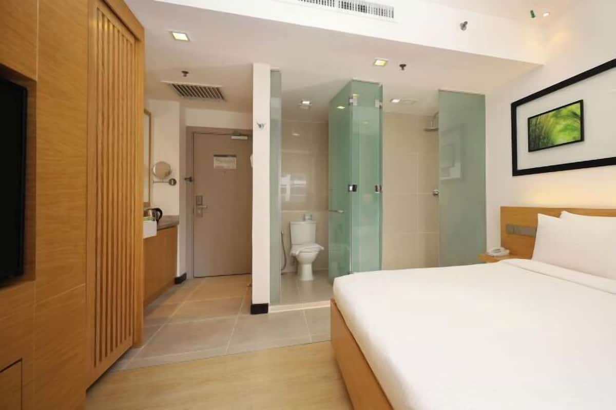 1 bedroom, minibar, in-room safe, desk