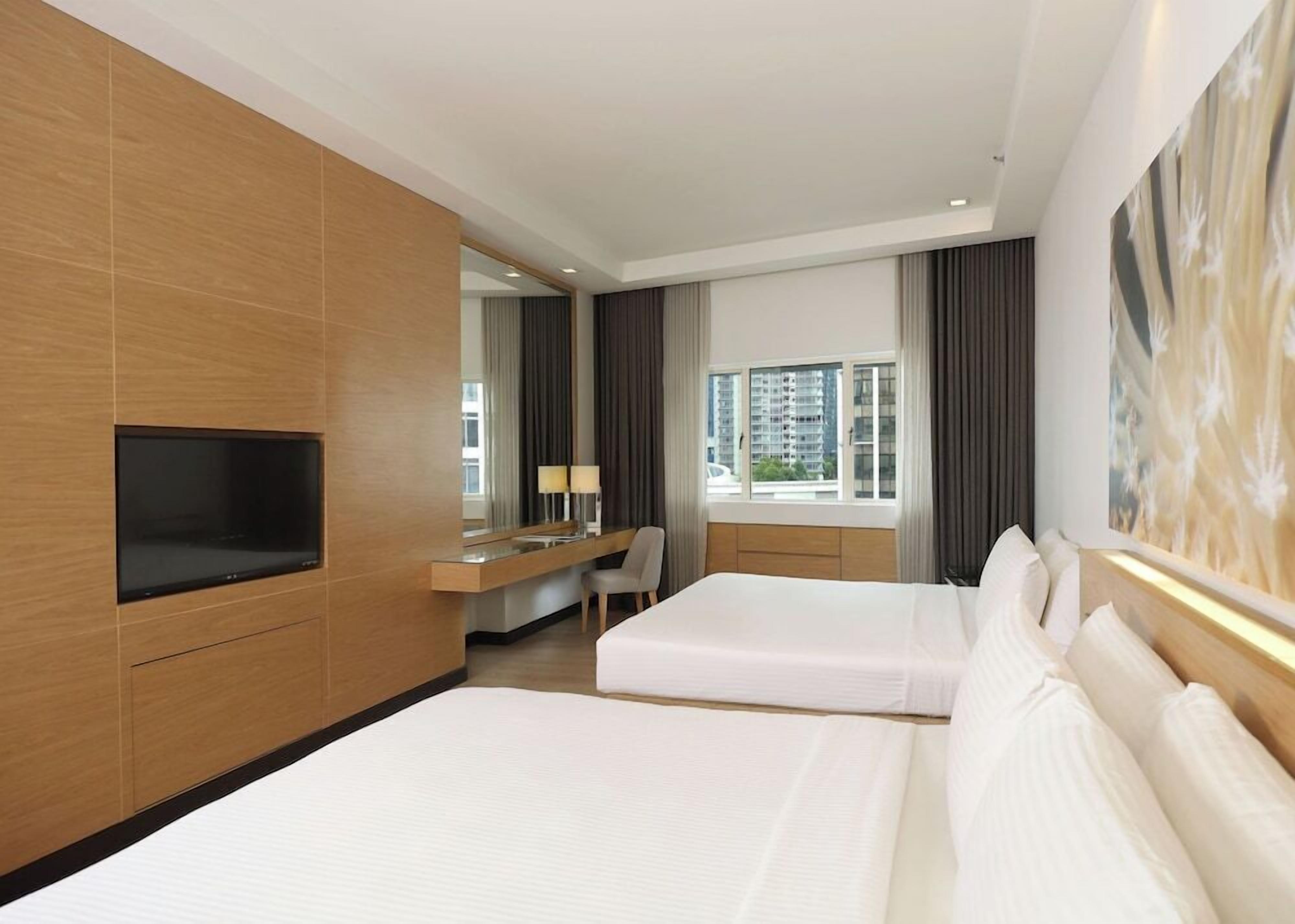 In-room safe, desk, iron/ironing board, free WiFi