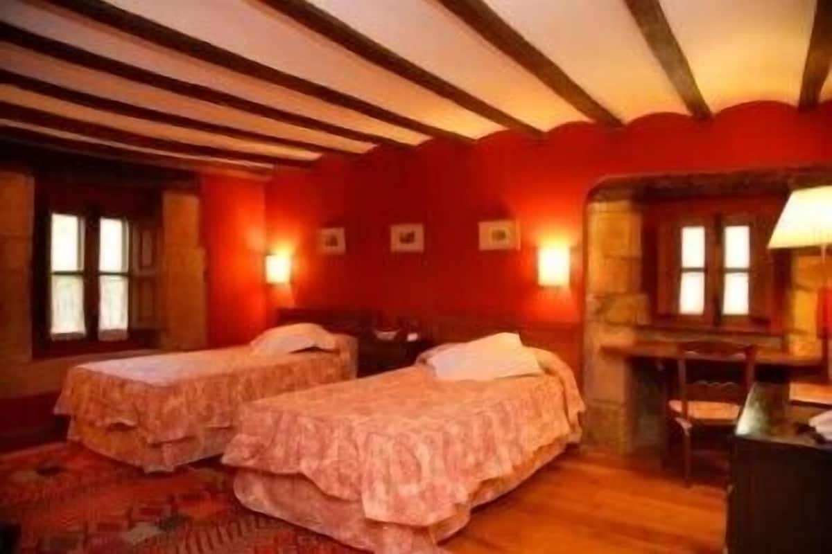 select comfort beds, in-room safe, desk, soundproofing