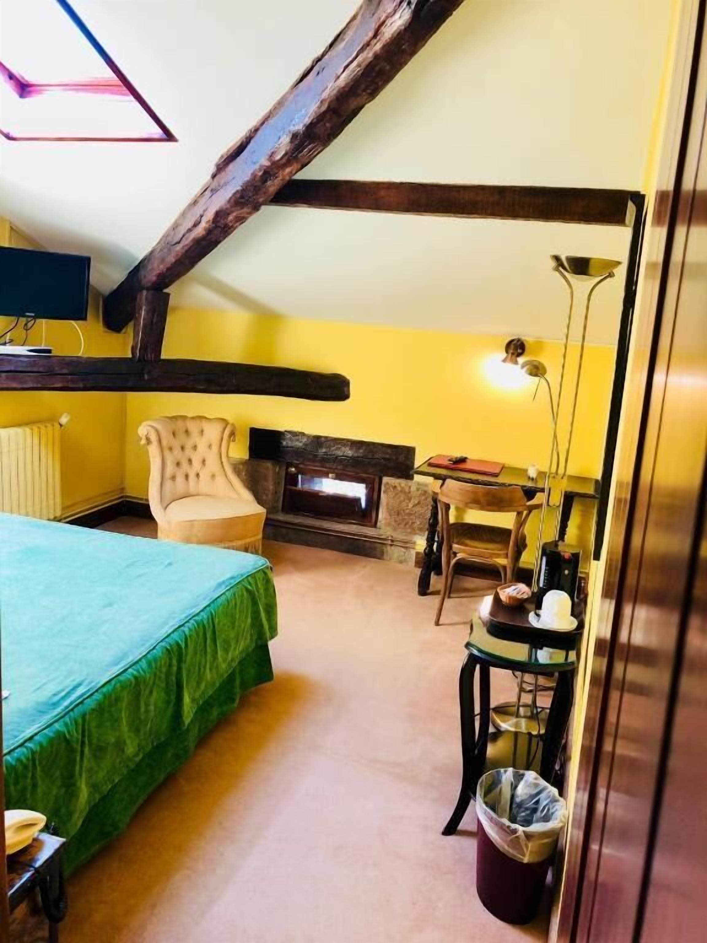 economy double room | select comfort beds, in-room safe, desk, soundproofing