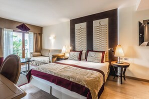 Junior Suite, Jetted Tub