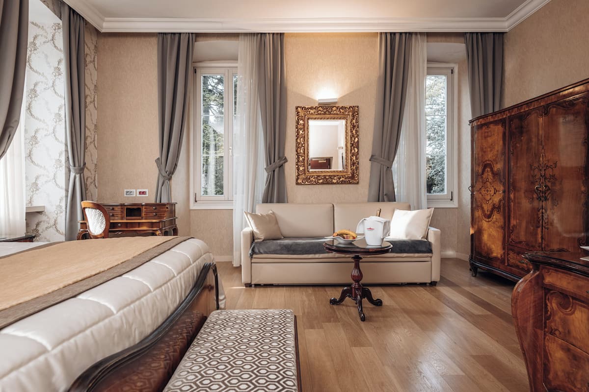 junior suite n.4 | 1 bedroom, minibar, in-room safe, individually furnished