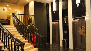 Staircase - Elegance Bund Hotel (Shanghai)