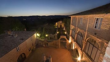 Façade de lâhĂ©bergement - soirĂ©e/nuit