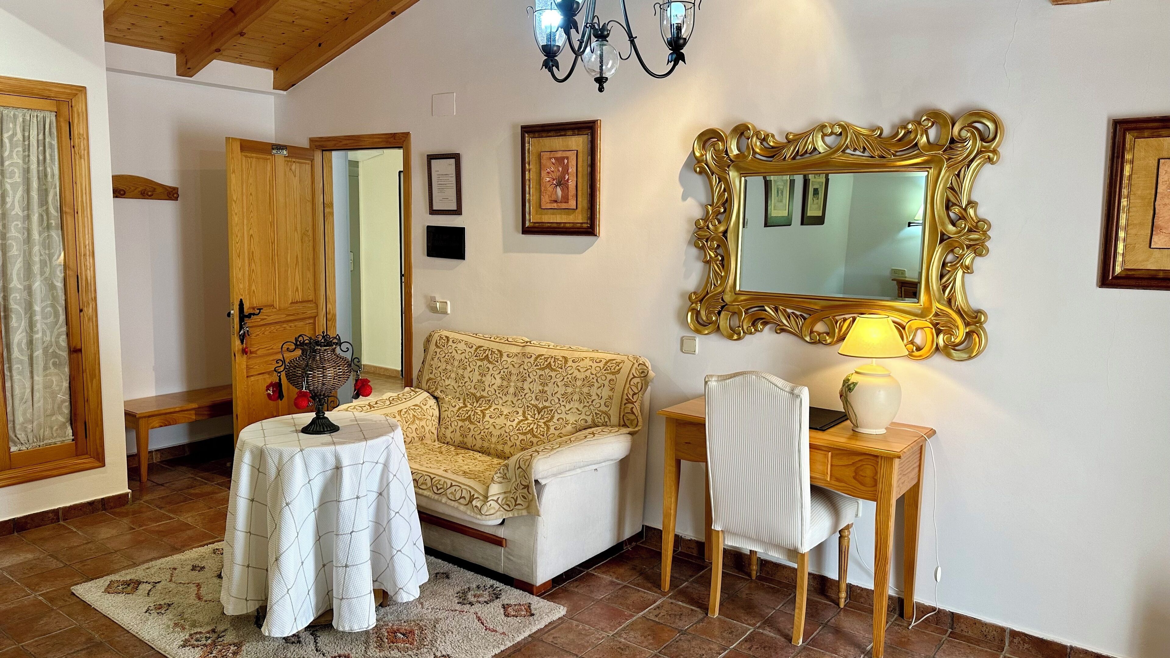 superior double room | in-room safe, desk, wifi