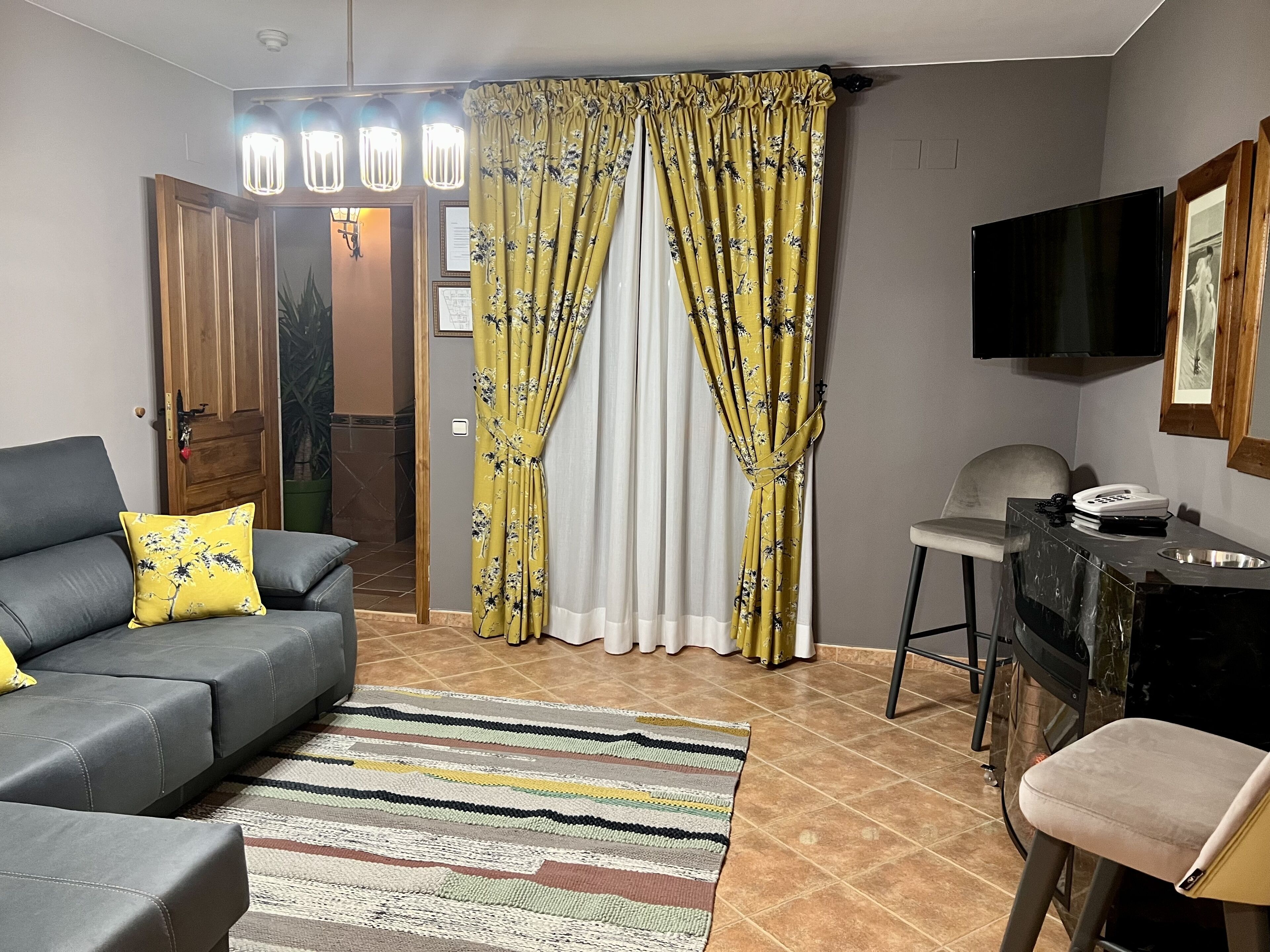 superior double room | in-room safe, desk, wifi