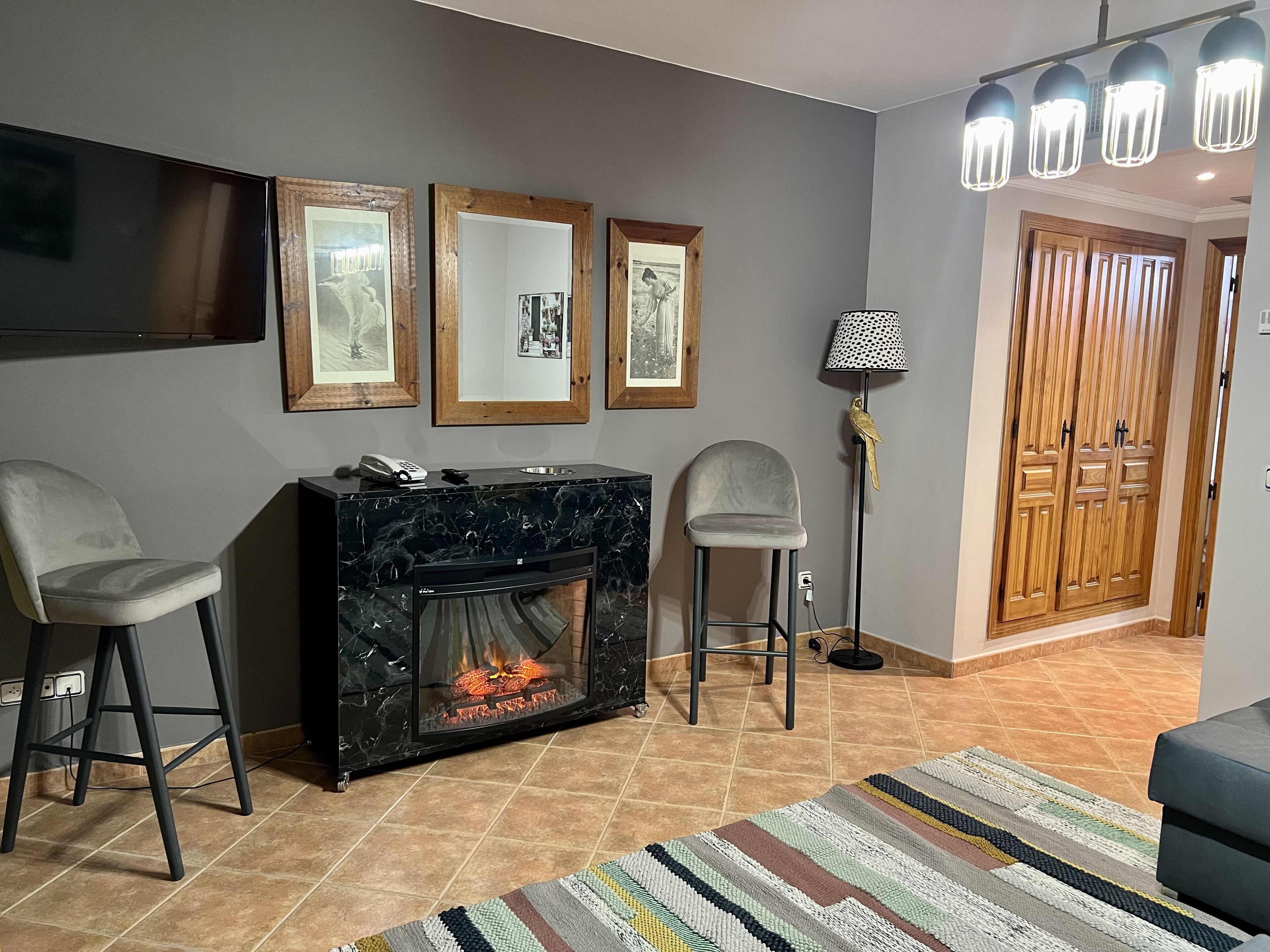 superior double room | in-room safe, desk, wifi