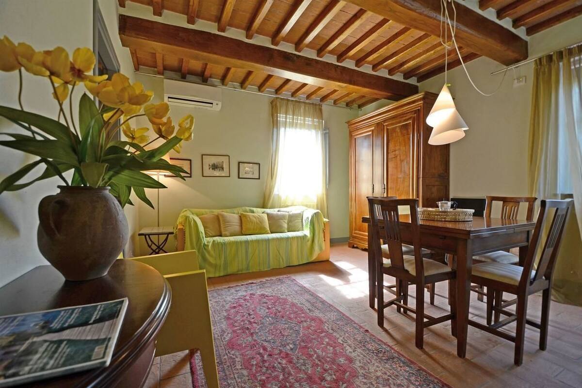 Appartamento, 2 camere da letto | Area soggiorno | TV a schermo piatto